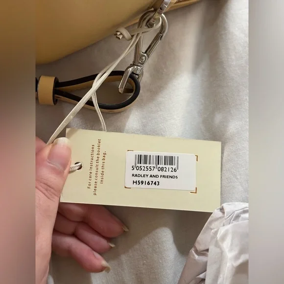 RADLEY LONDON Radley & Friends small yellow zip-top crossbody bag - Picture 2 of 6